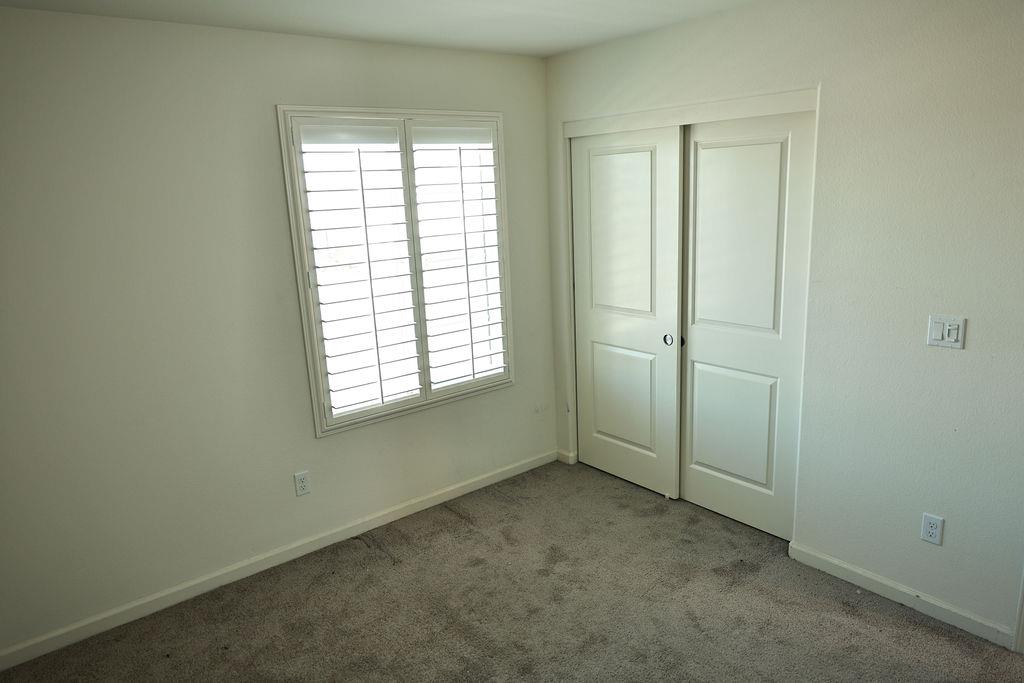 1382 Shoreline Dr, Madera, CA 93637