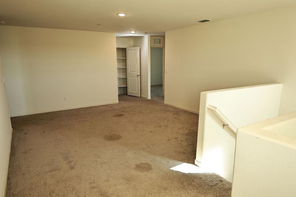 1382 Shoreline Dr, Madera, CA 93637