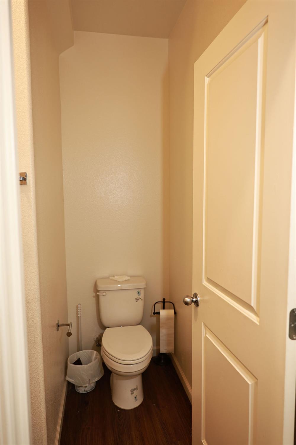 1382 Shoreline Dr, Madera, CA 93637