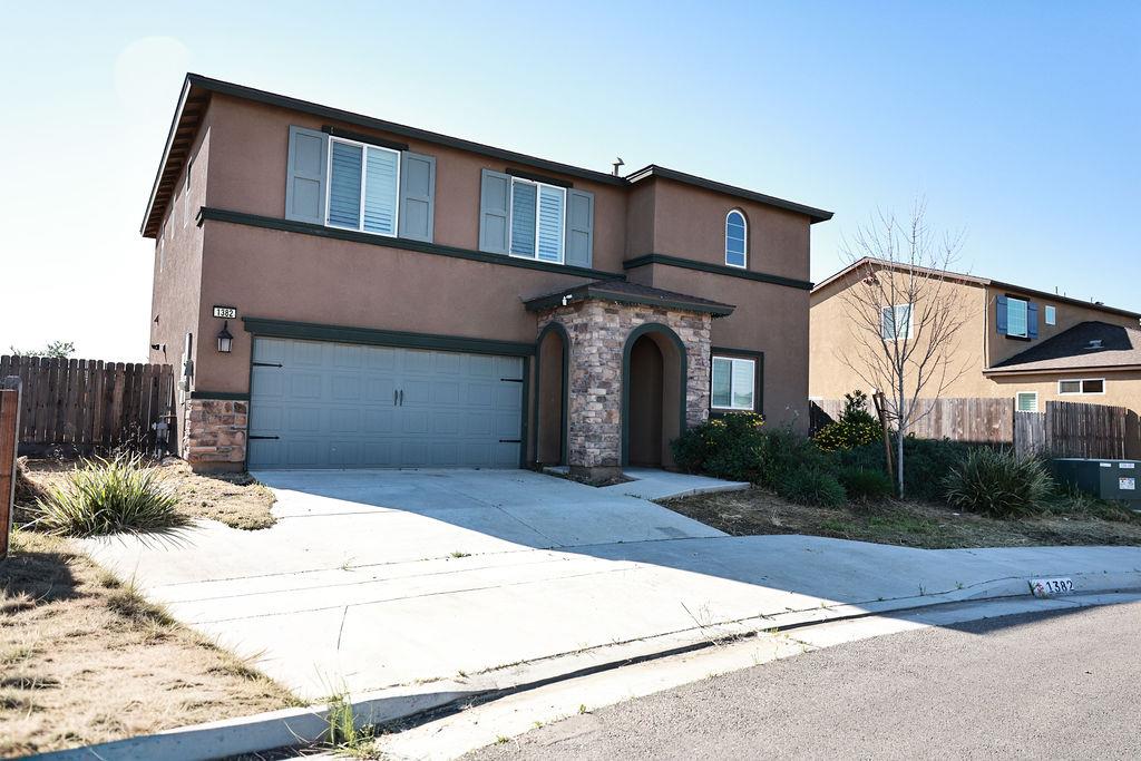 1382 Shoreline Dr, Madera, CA 93637