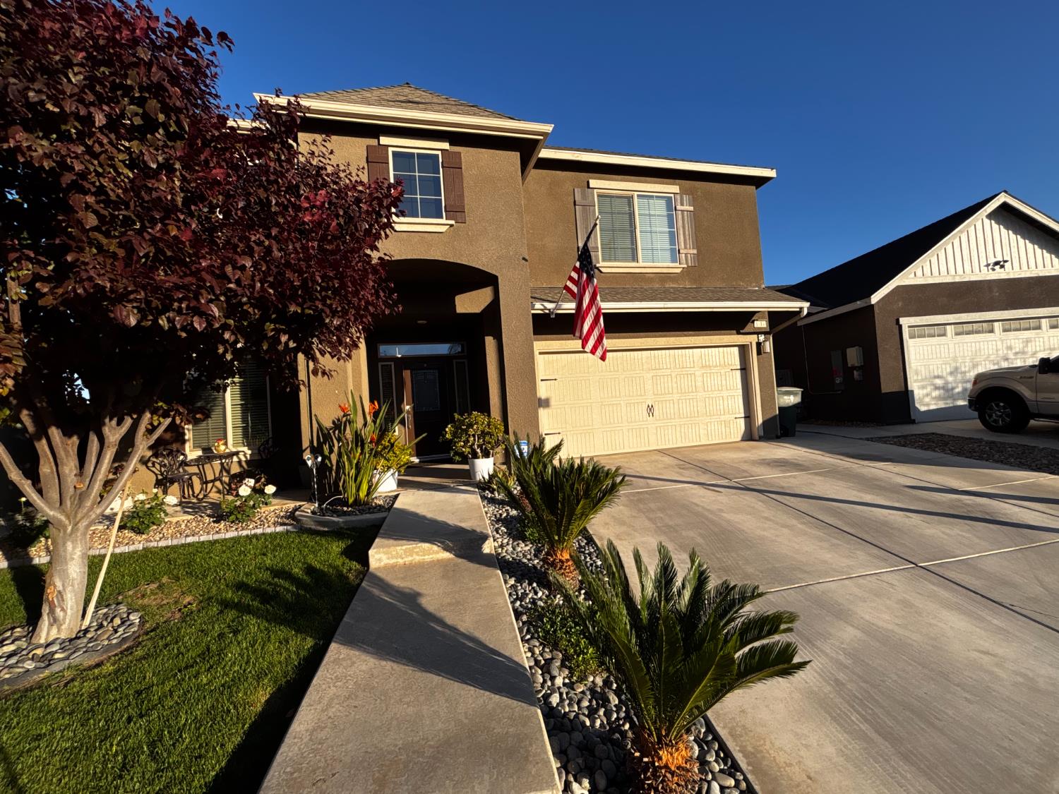 1614 N Barcus Ave, Fresno, CA 93722