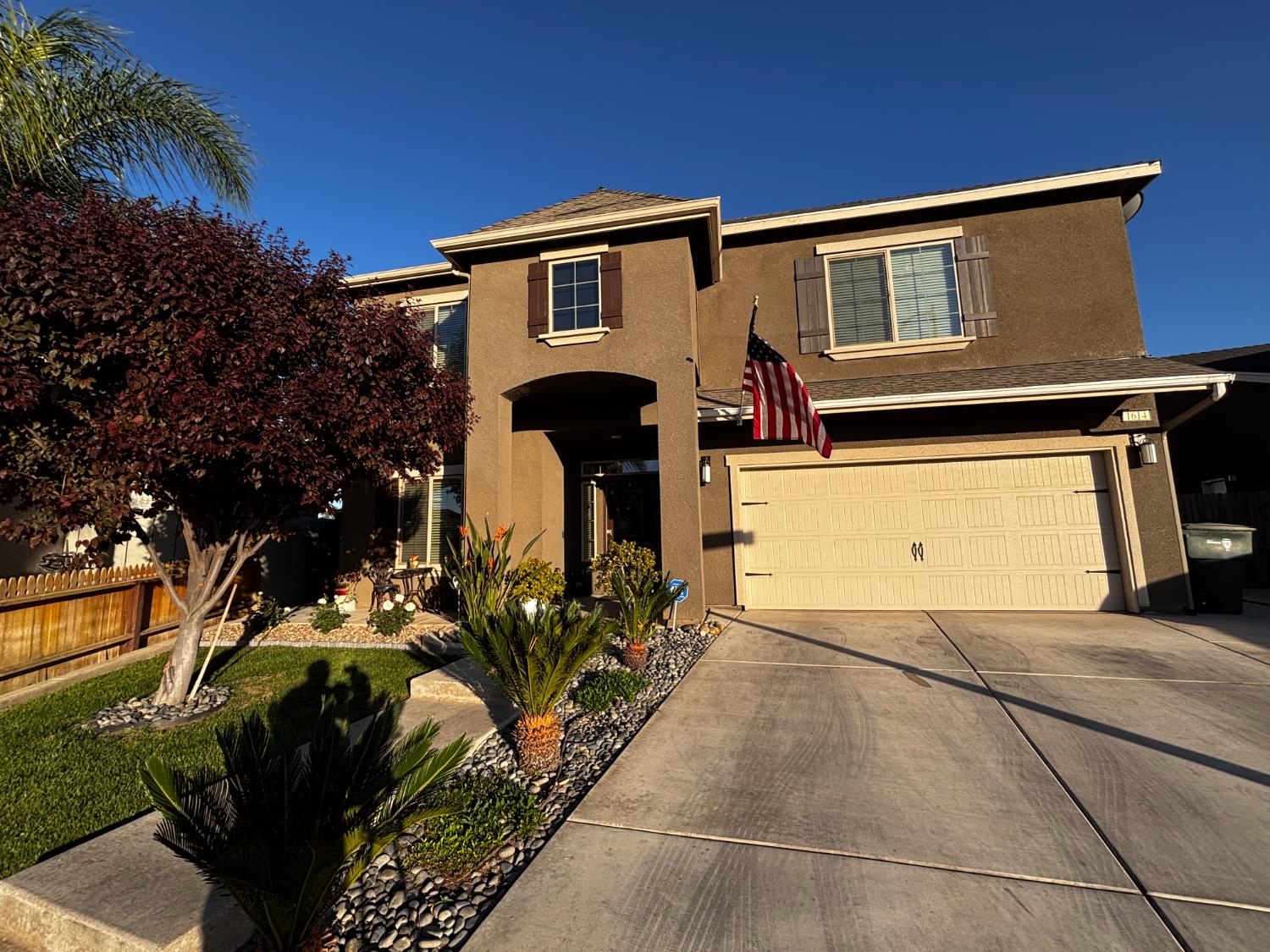 1614 N Barcus Ave, Fresno, CA 93722