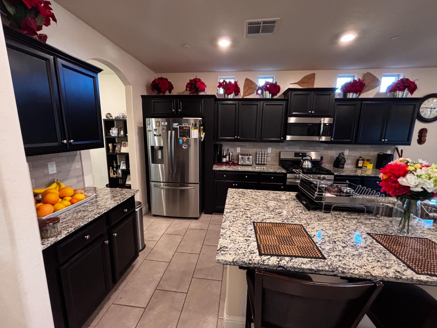 1614 N Barcus Ave, Fresno, CA 93722