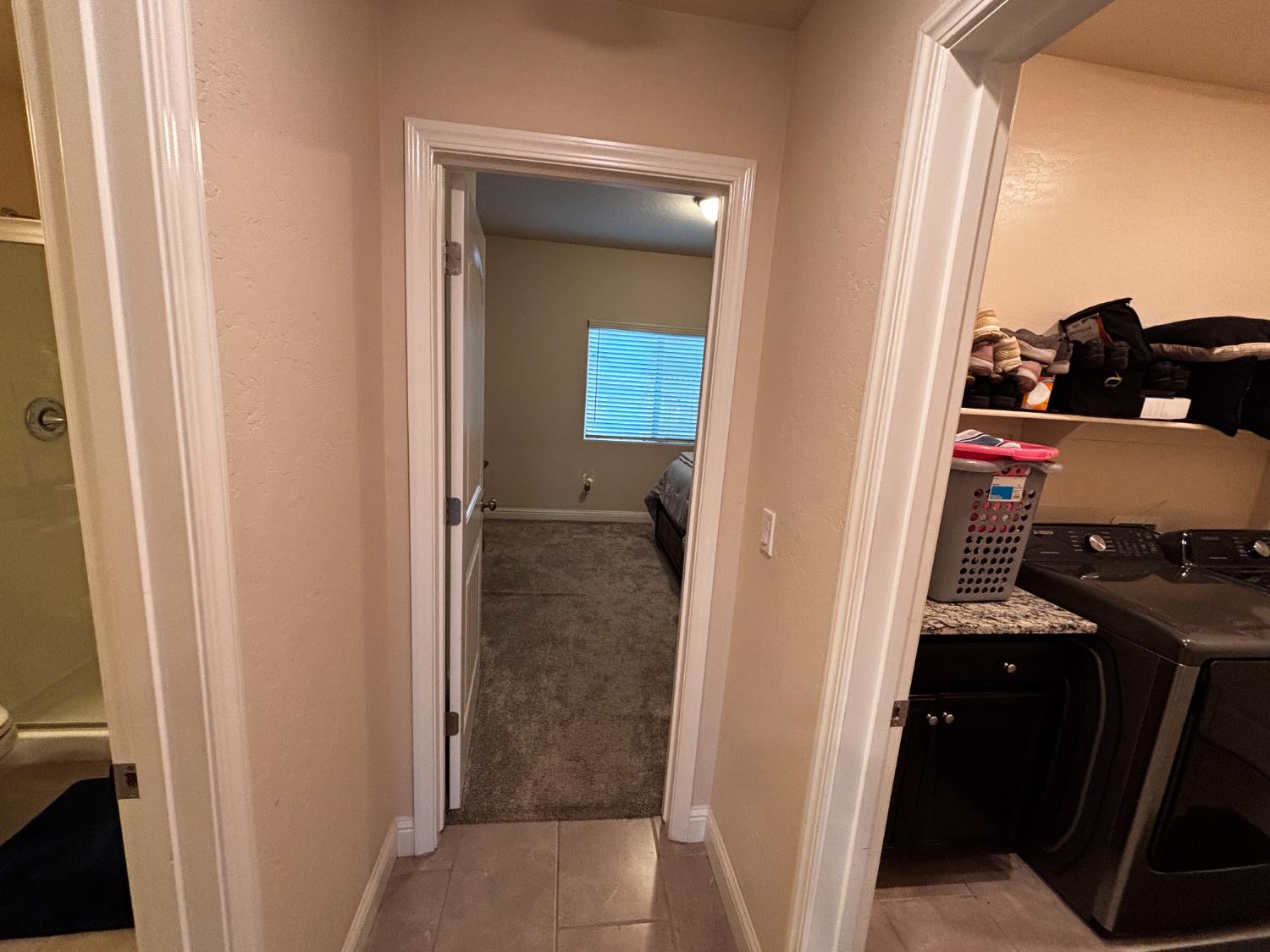 1614 N Barcus Ave, Fresno, CA 93722