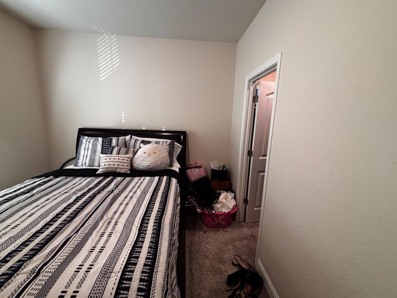 1614 N Barcus Ave, Fresno, CA 93722