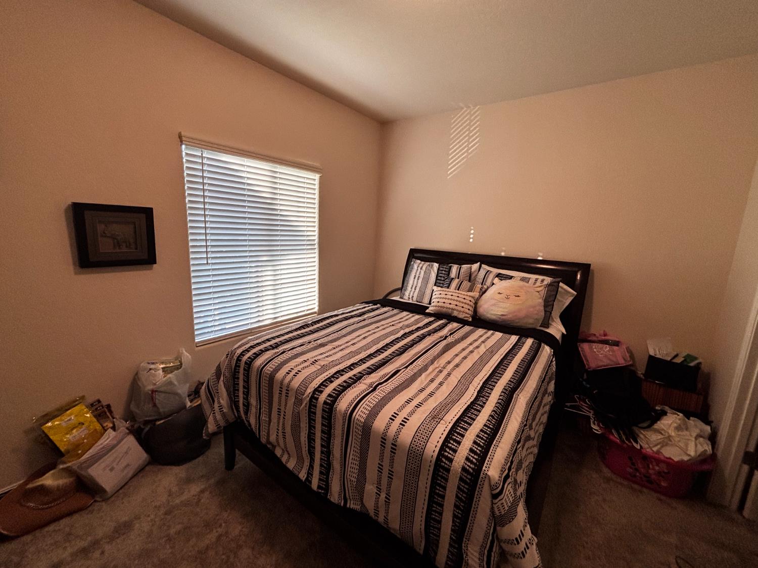 1614 N Barcus Ave, Fresno, CA 93722