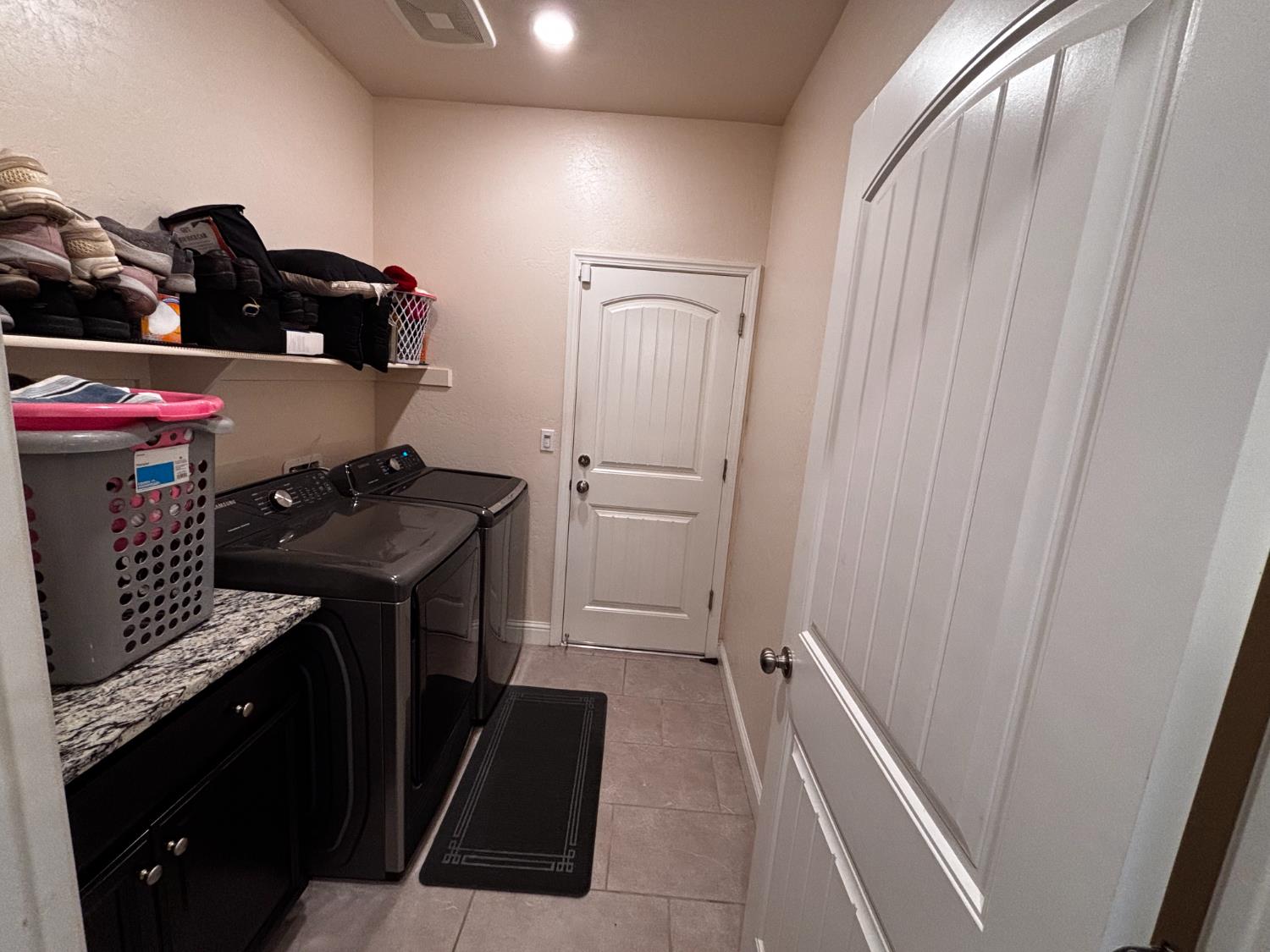 1614 N Barcus Ave, Fresno, CA 93722