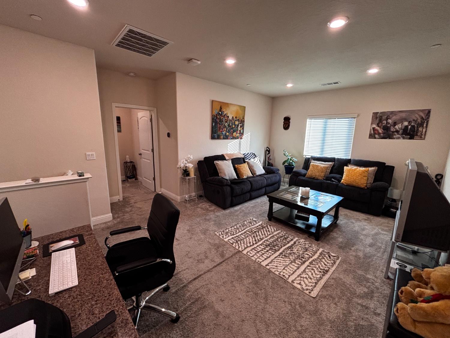 1614 N Barcus Ave, Fresno, CA 93722