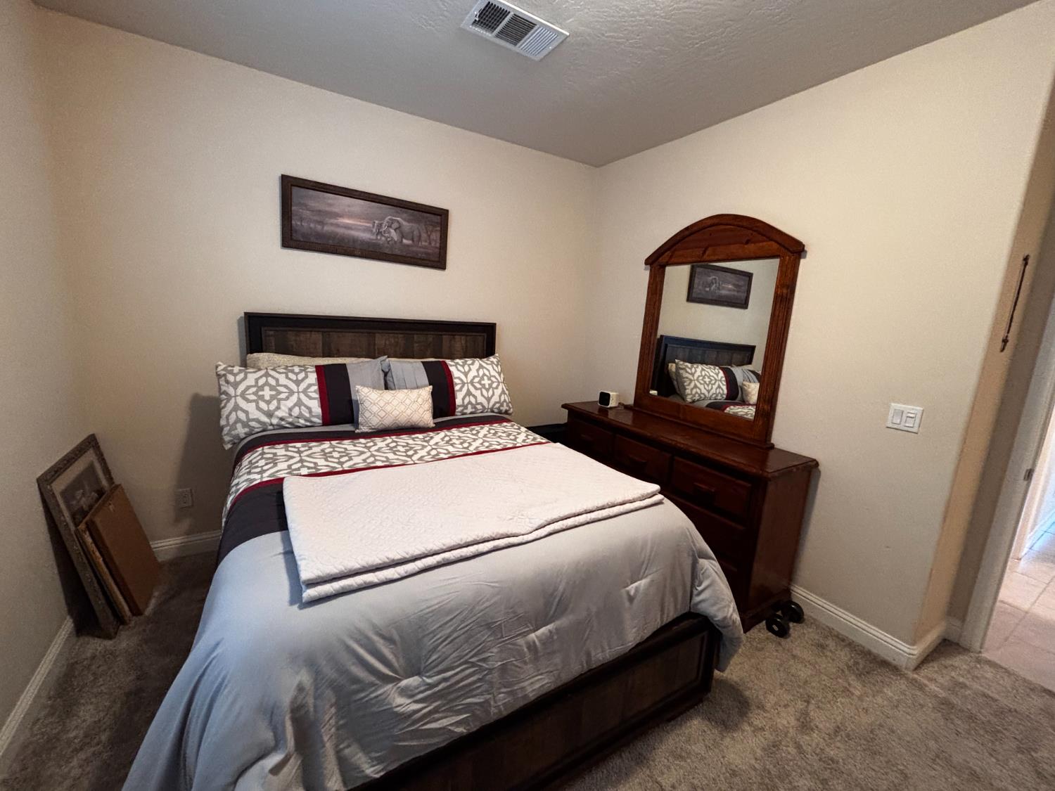 1614 N Barcus Ave, Fresno, CA 93722