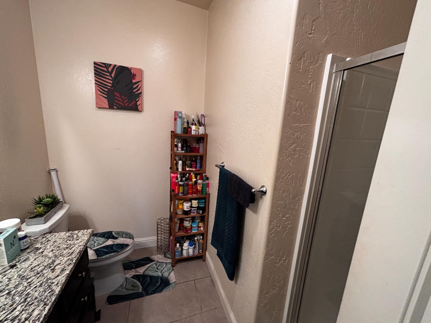 1614 N Barcus Ave, Fresno, CA 93722