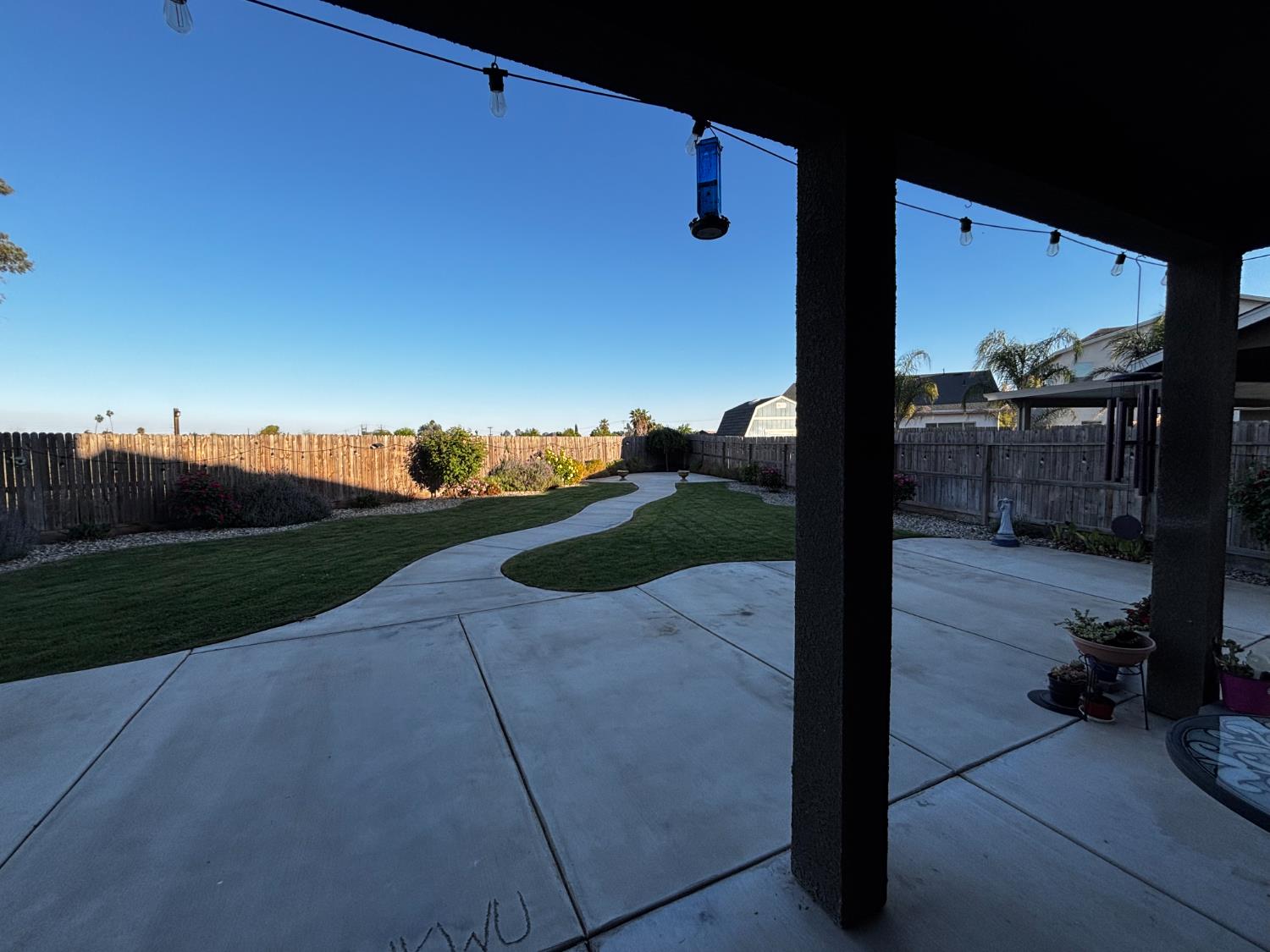 1614 N Barcus Ave, Fresno, CA 93722