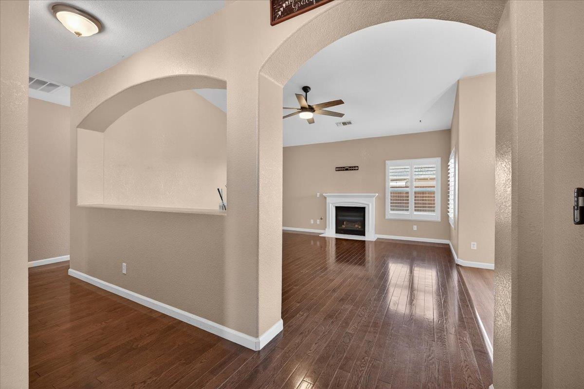 6623 E Alta Ave, Fresno, CA 93727