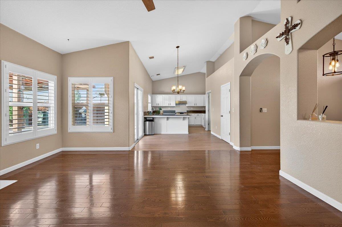 6623 E Alta Ave, Fresno, CA 93727