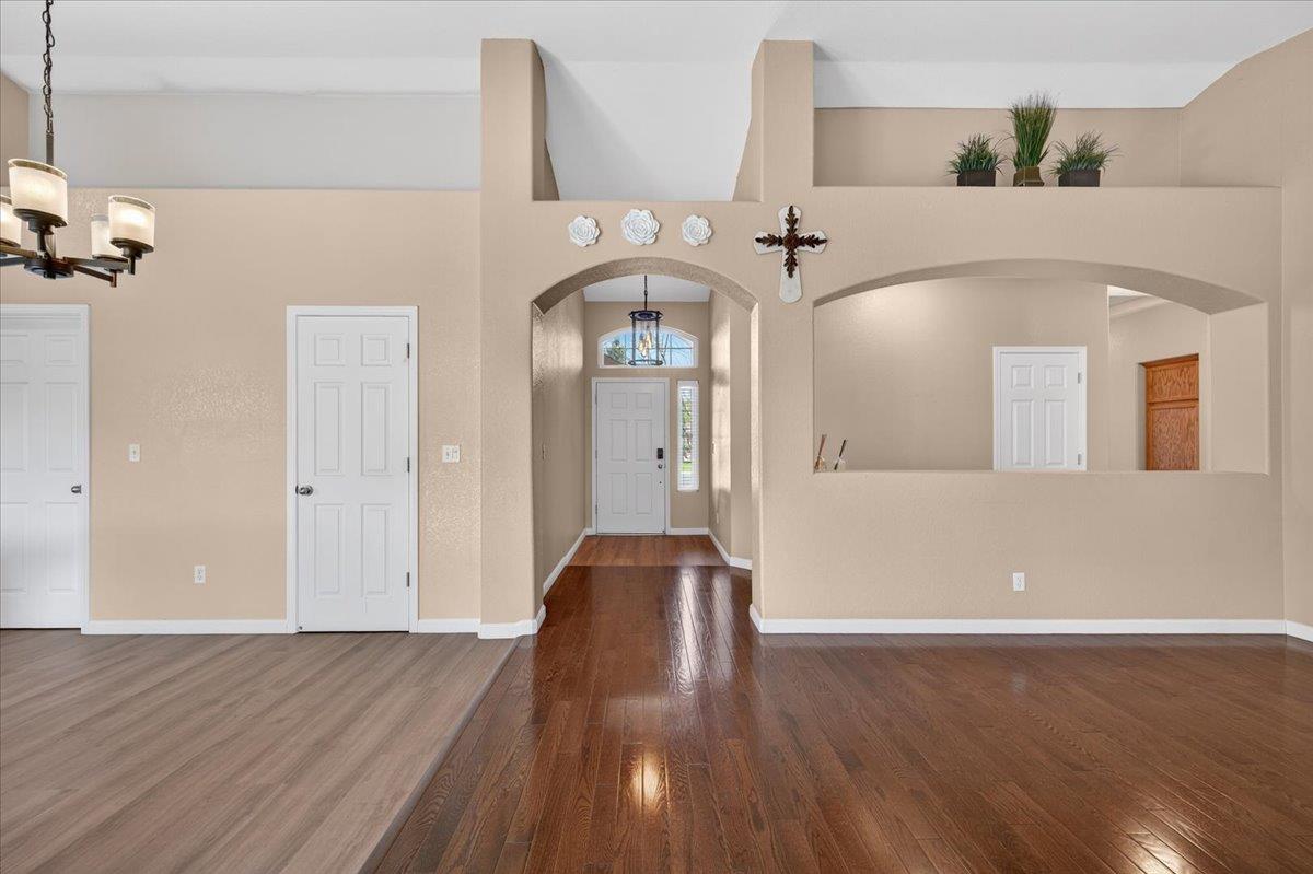 6623 E Alta Ave, Fresno, CA 93727