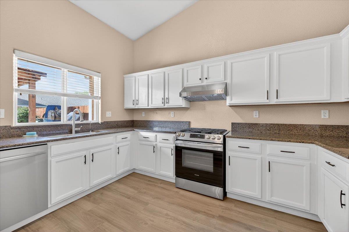 6623 E Alta Ave, Fresno, CA 93727