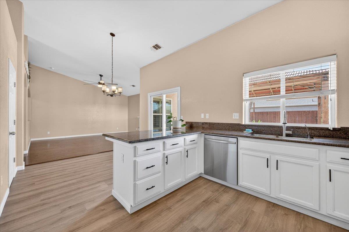 6623 E Alta Ave, Fresno, CA 93727