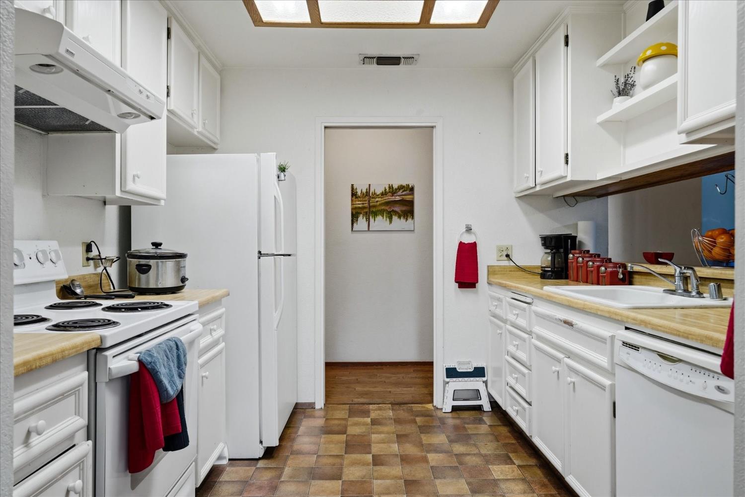 40888 Goldside Dr, Oakhurst, CA 93644