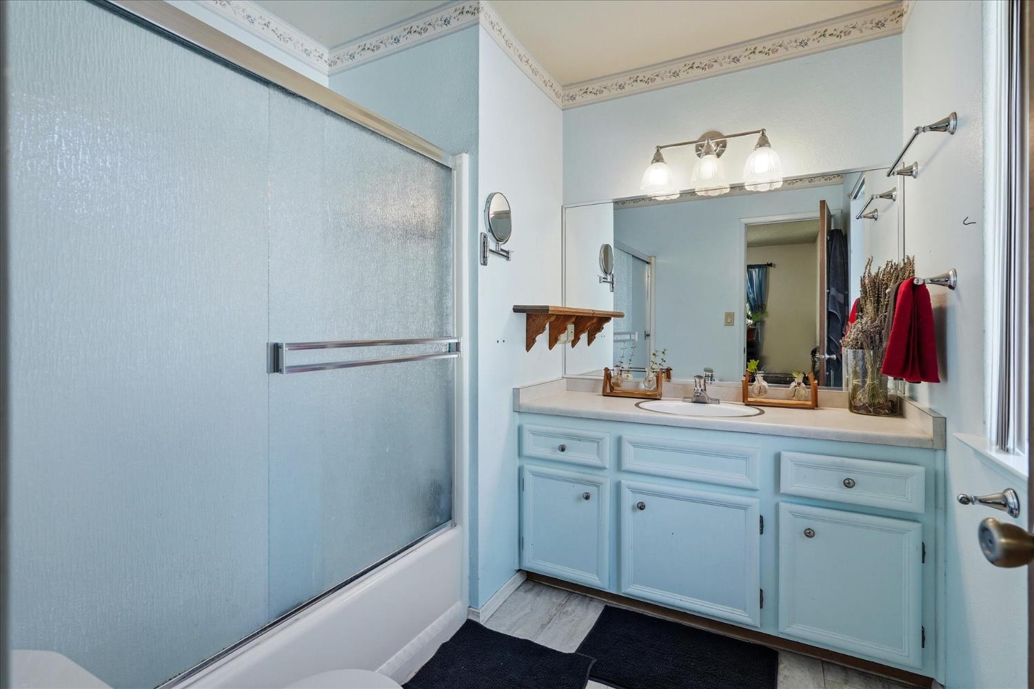 40888 Goldside Dr, Oakhurst, CA 93644