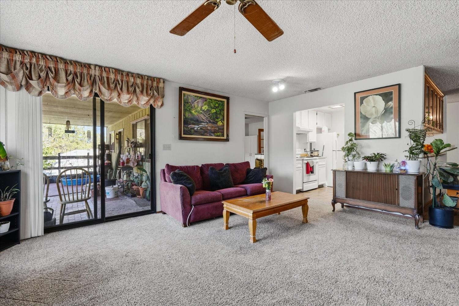 40888 Goldside Dr, Oakhurst, CA 93644