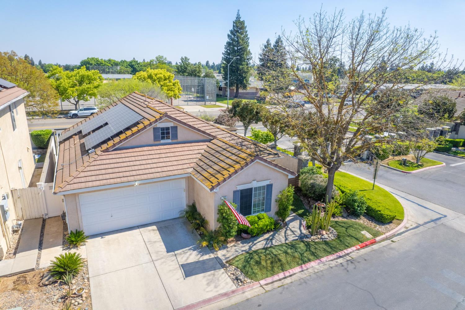 7502 N Trellis, Fresno, CA 93720