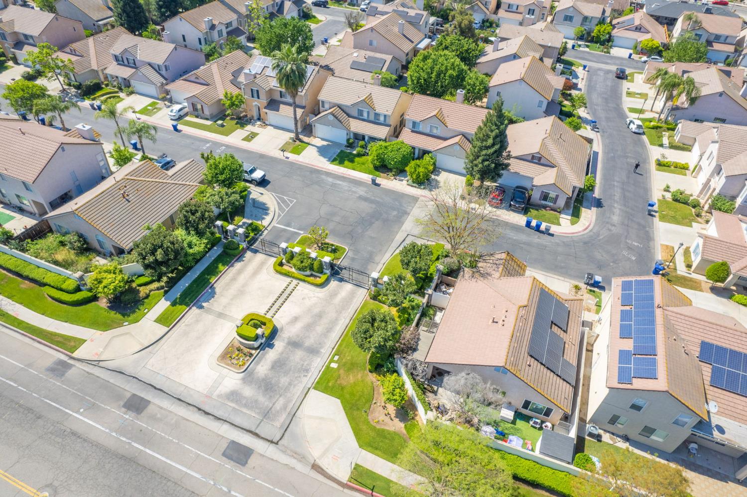 7502 N Trellis, Fresno, CA 93720