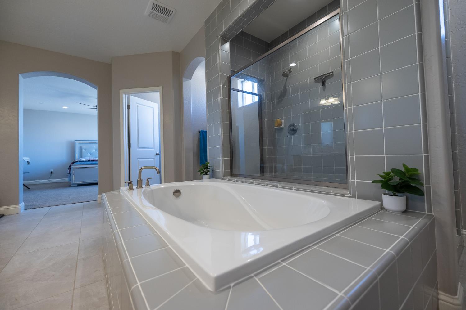 4103 Keats Ave, Clovis, CA 93619