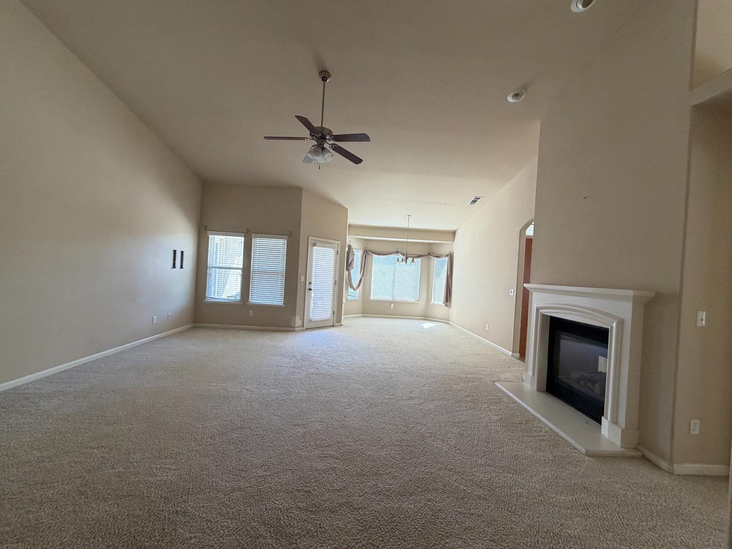 548 W Serena Ave, Clovis, CA 93619