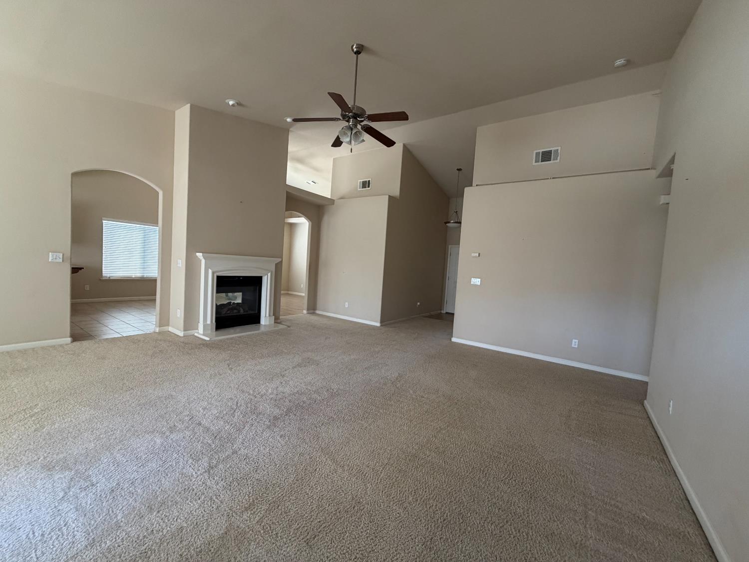 548 W Serena Ave, Clovis, CA 93619