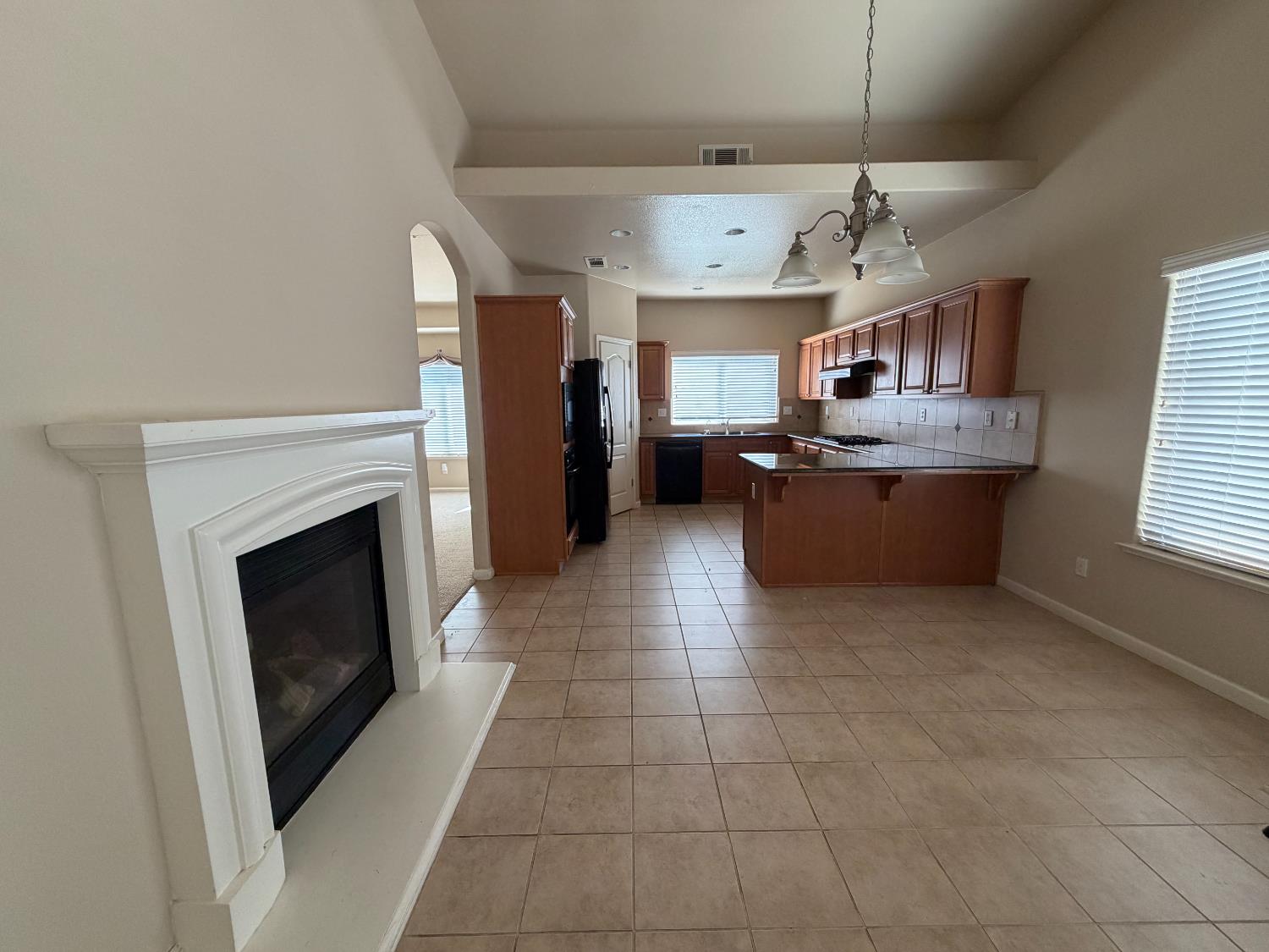 548 W Serena Ave, Clovis, CA 93619