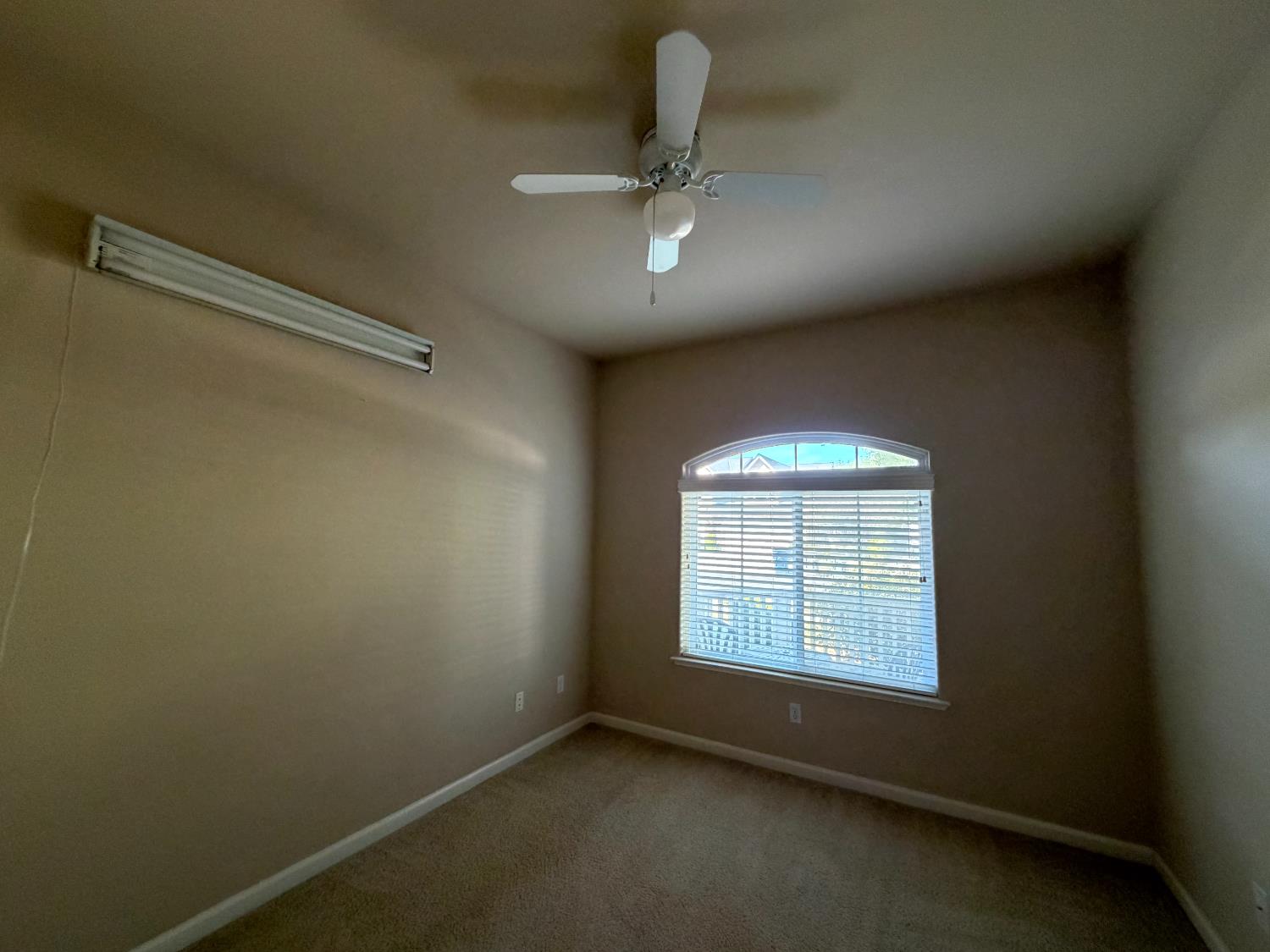 548 W Serena Ave, Clovis, CA 93619