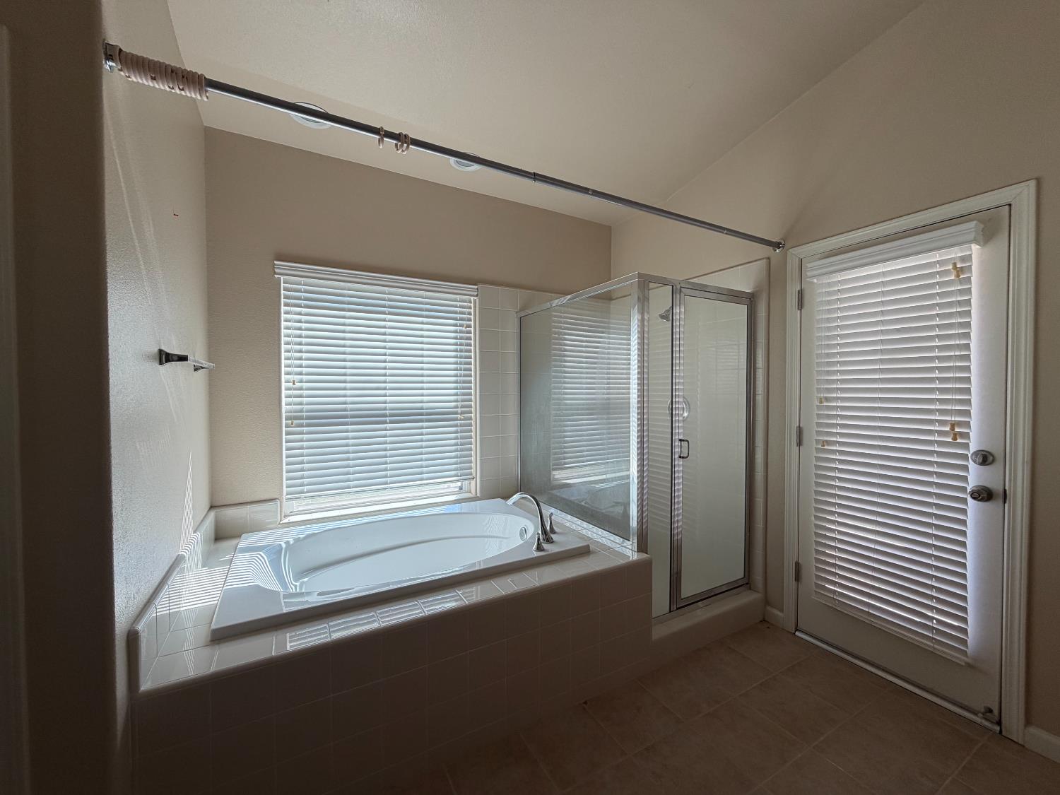 548 W Serena Ave, Clovis, CA 93619