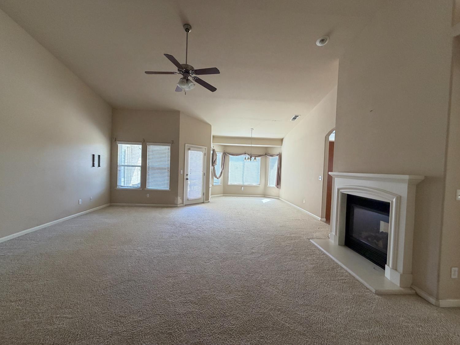 548 W Serena Ave, Clovis, CA 93619