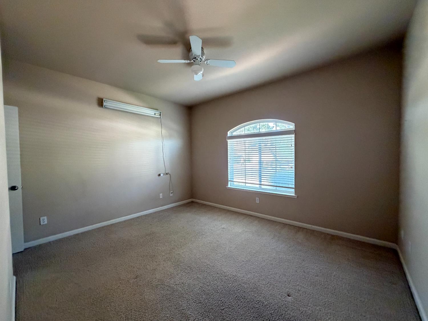 548 W Serena Ave, Clovis, CA 93619