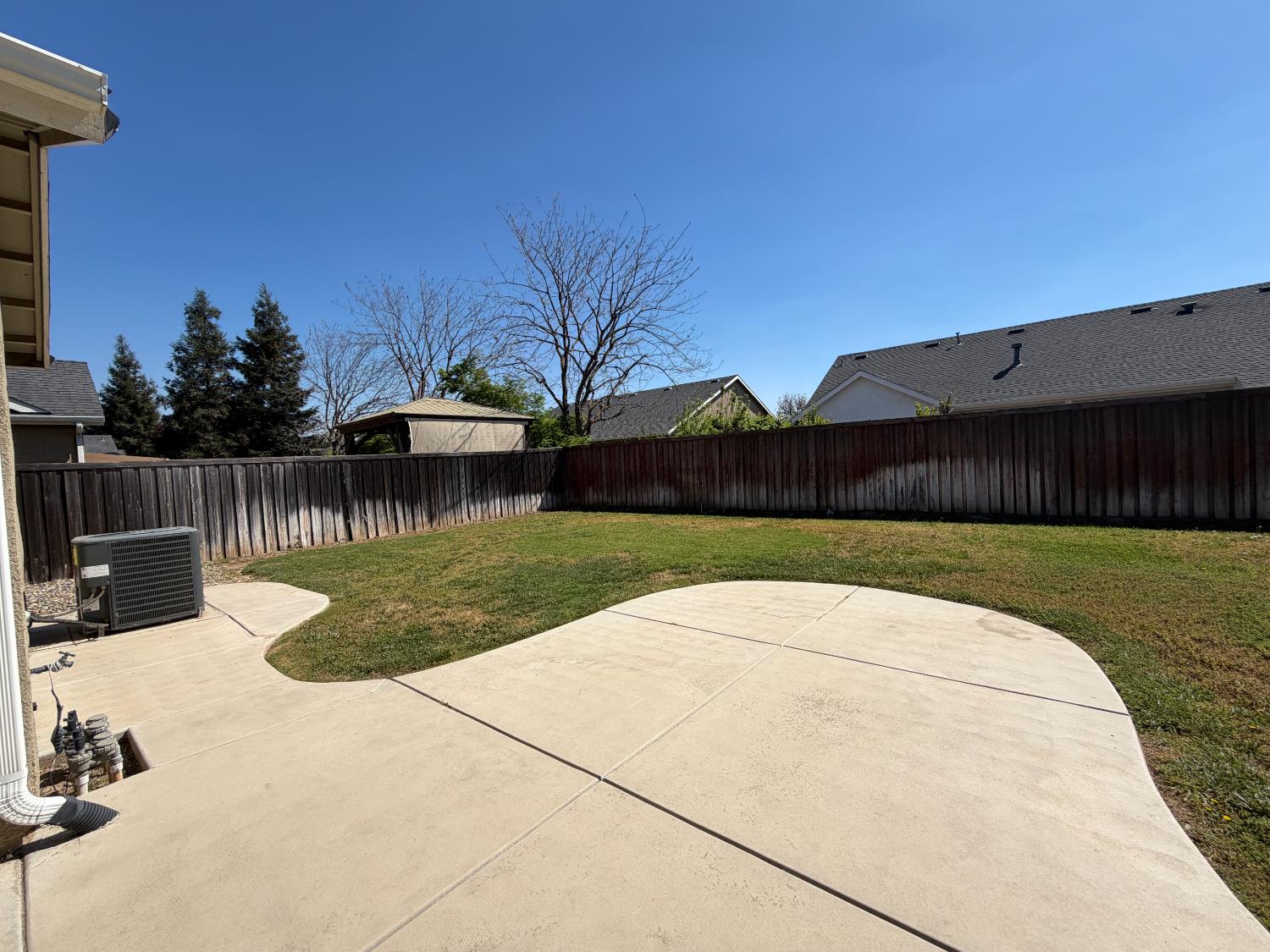 548 W Serena Ave, Clovis, CA 93619