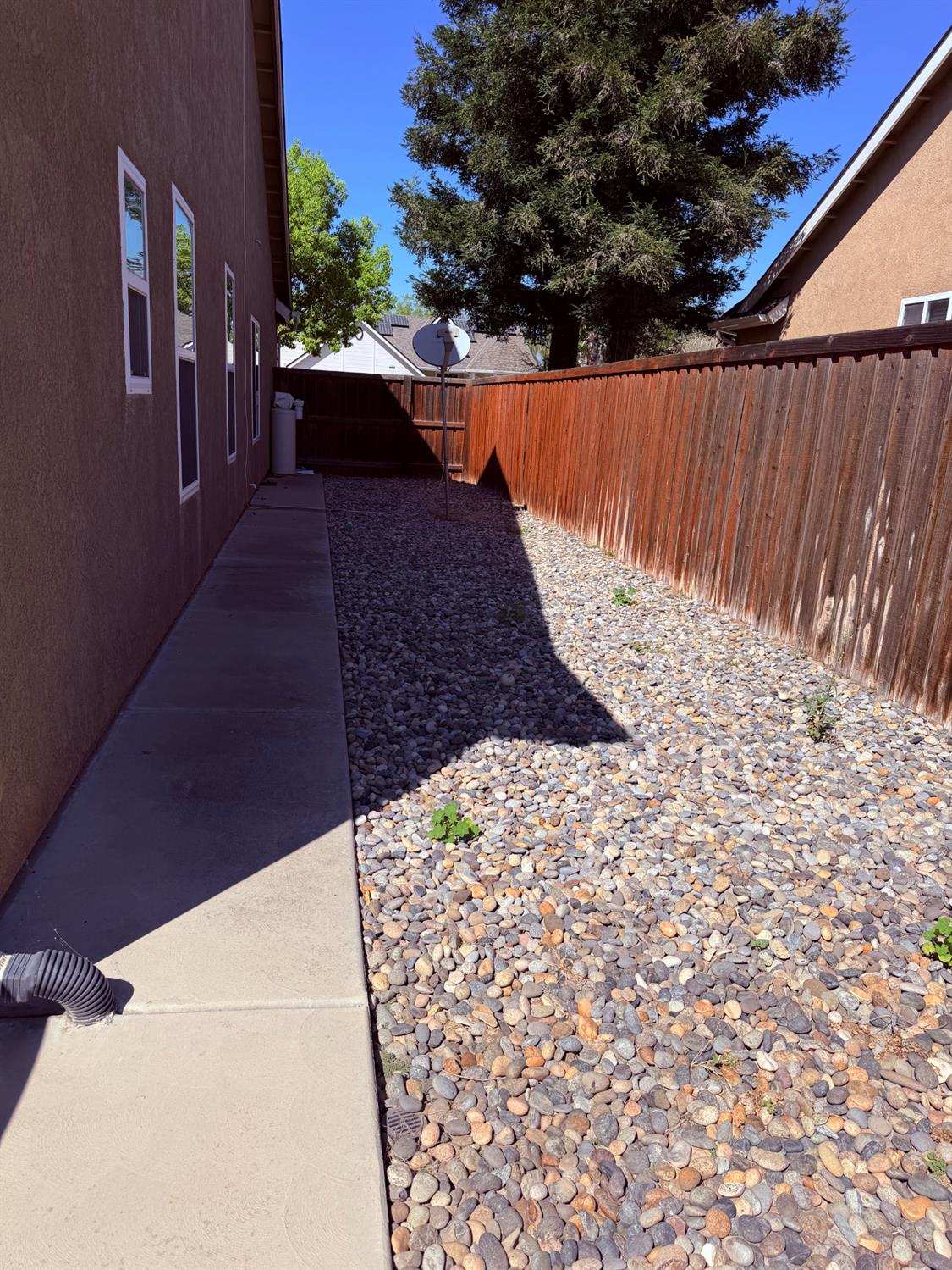 548 W Serena Ave, Clovis, CA 93619