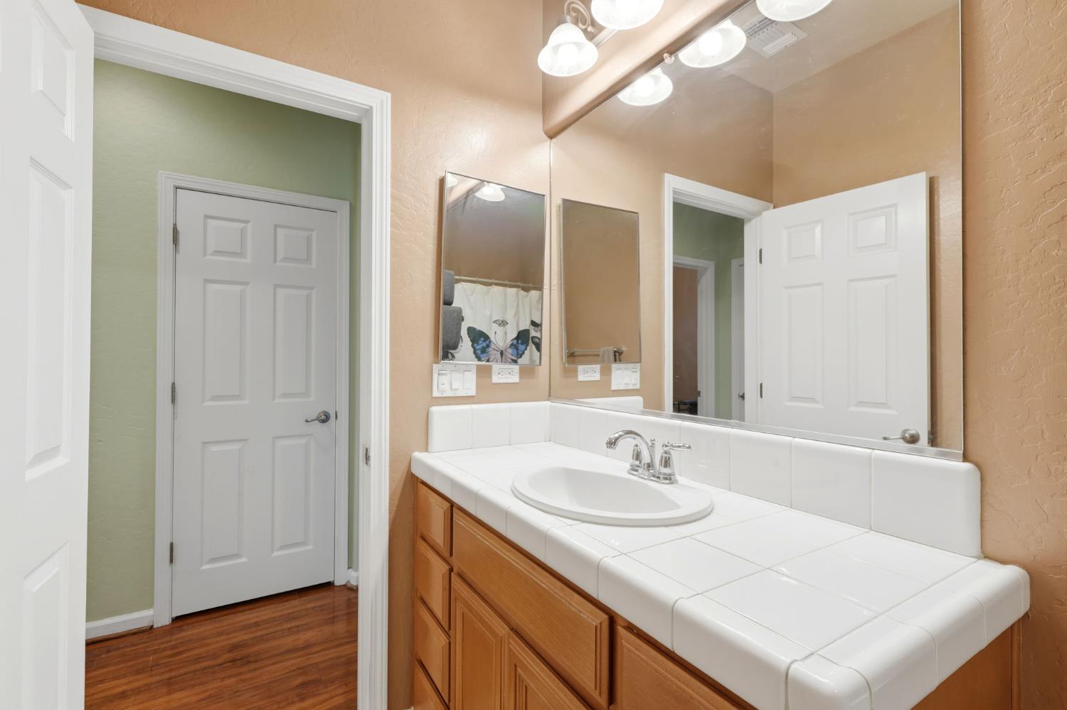 1428 N Leila St, Visalia, CA 93291