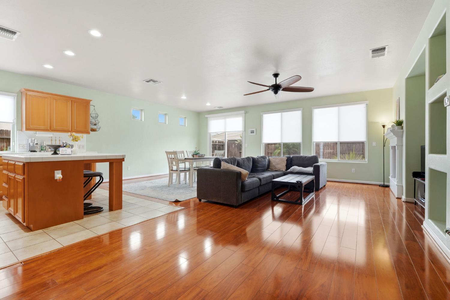 1428 N Leila St, Visalia, CA 93291