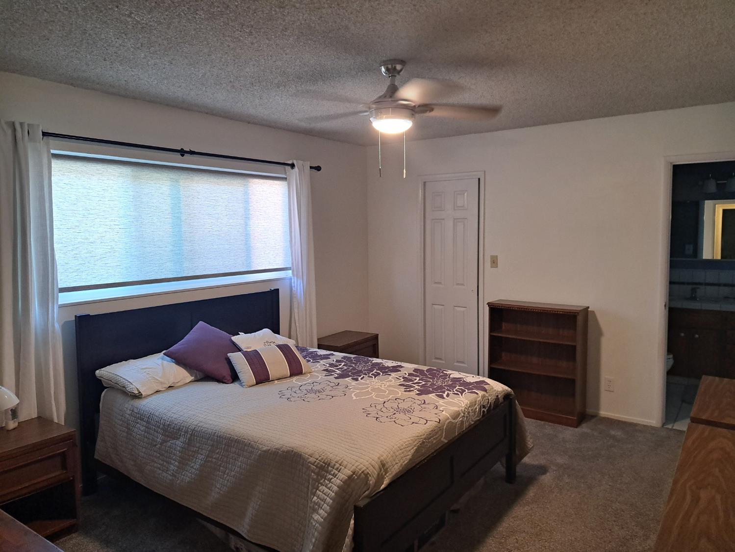 1074 E Sample Ave, Fresno, CA 93710