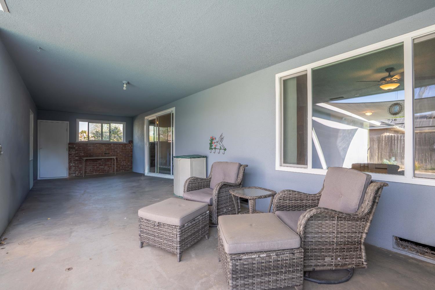 1074 E Sample Ave, Fresno, CA 93710