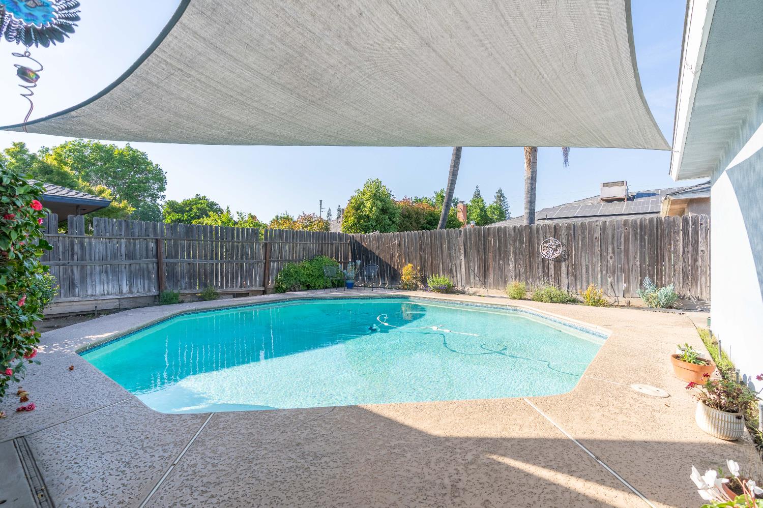 1074 E Sample Ave, Fresno, CA 93710