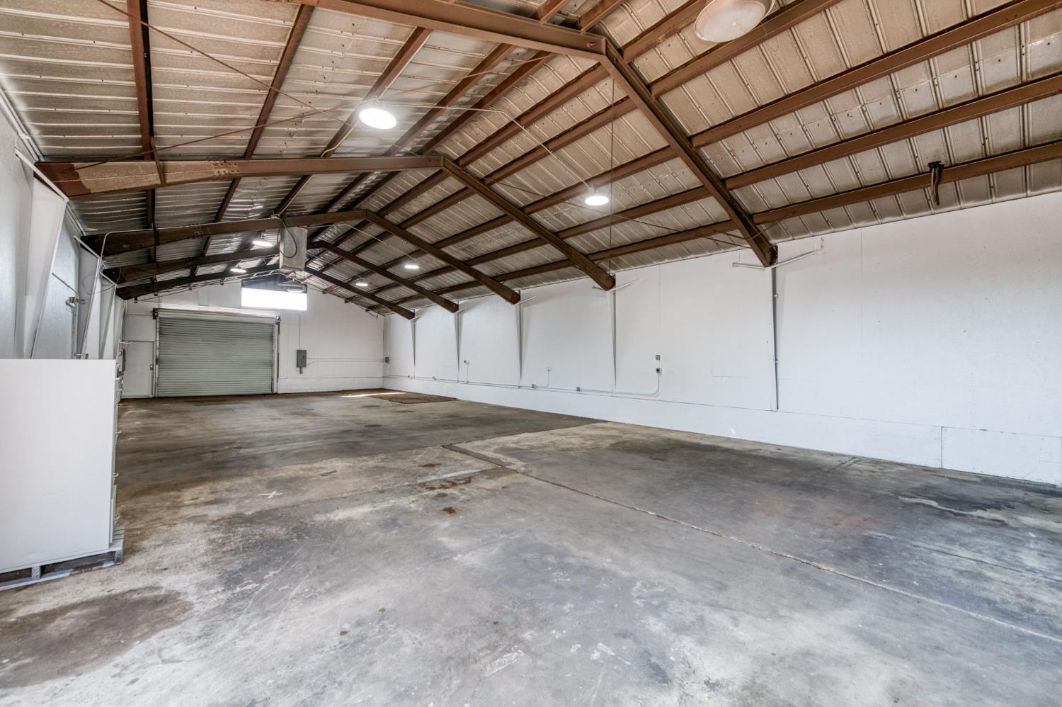 2748 E Hamilton Ave, Fresno, CA 93721