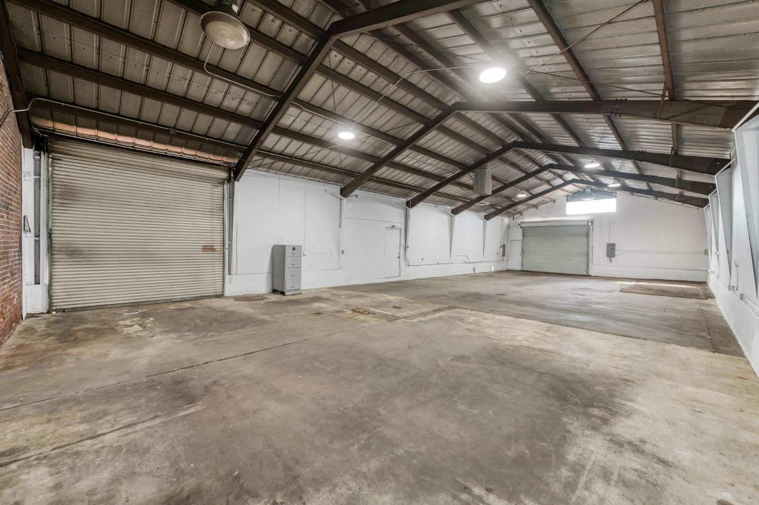 2748 E Hamilton Ave, Fresno, CA 93721