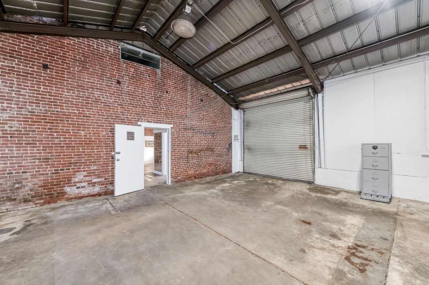 2748 E Hamilton Ave, Fresno, CA 93721