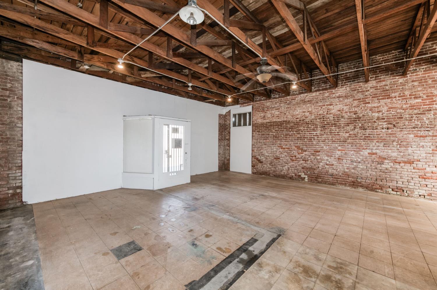 2748 E Hamilton Ave, Fresno, CA 93721