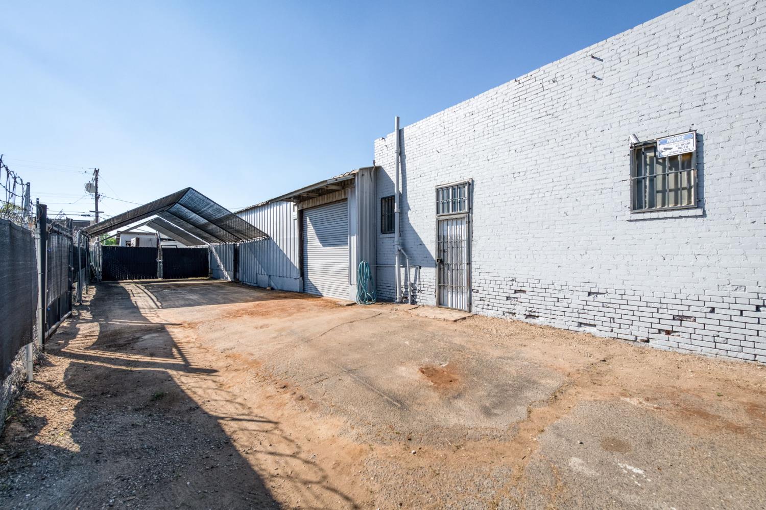 2748 E Hamilton Ave, Fresno, CA 93721