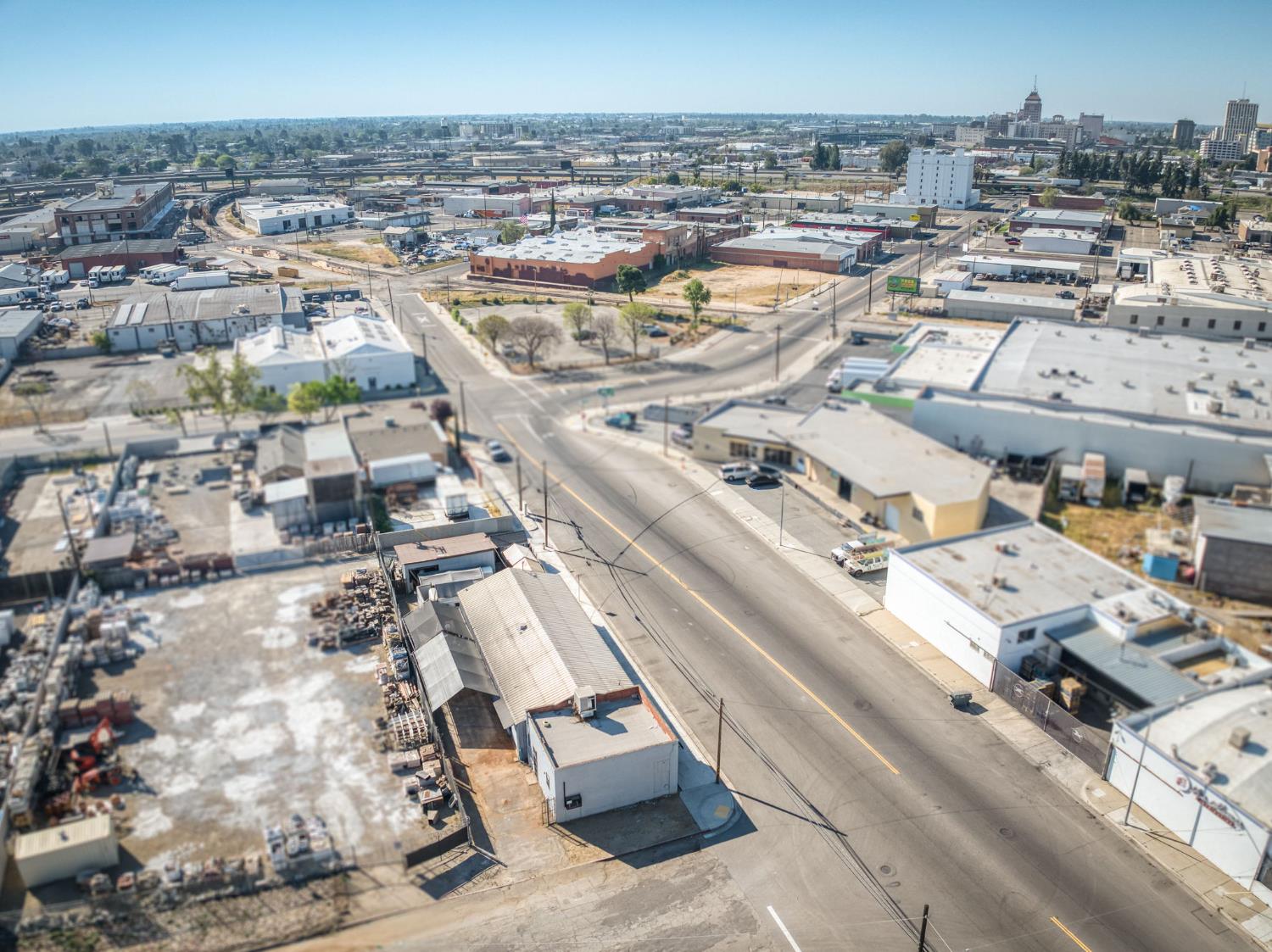 2748 E Hamilton Ave, Fresno, CA 93721