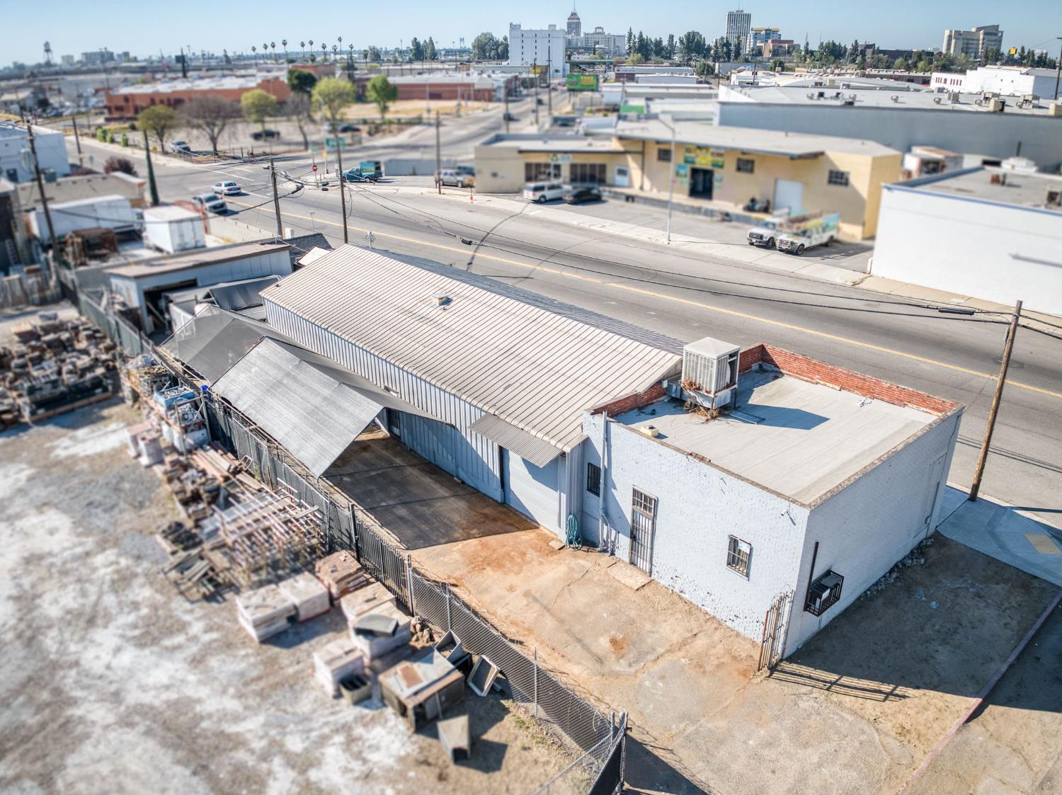 2748 E Hamilton Ave, Fresno, CA 93721