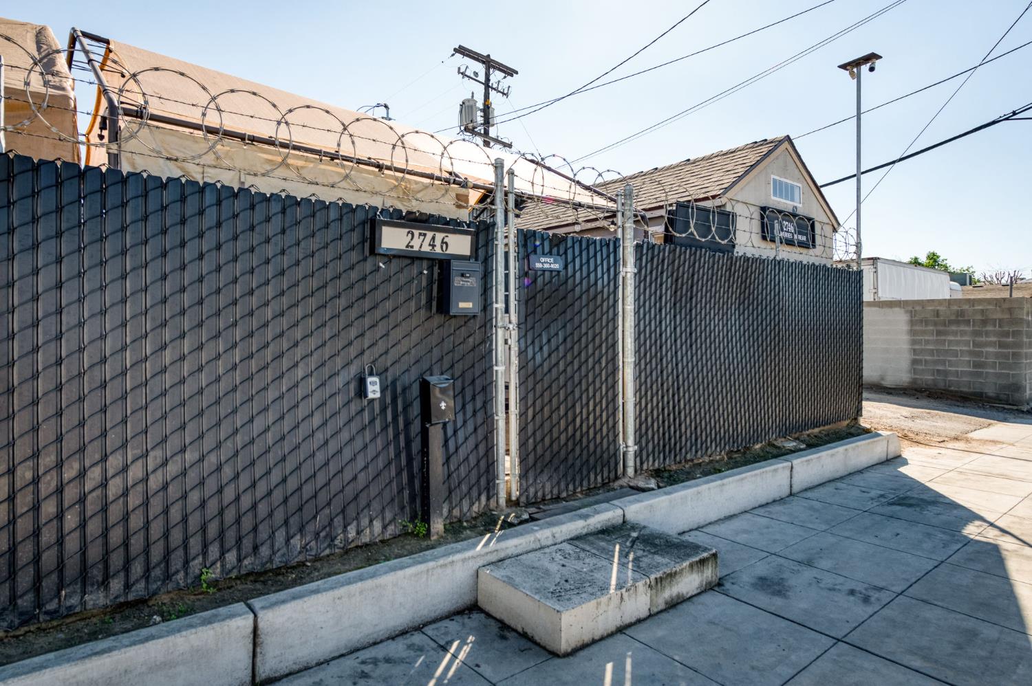 2748 E Hamilton Ave, Fresno, CA 93721