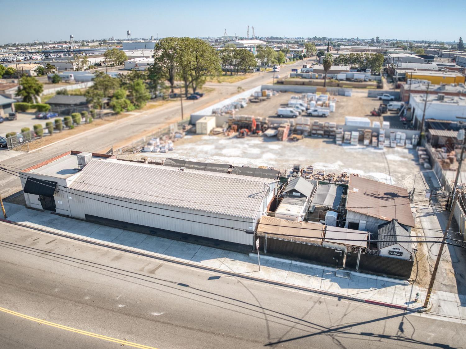 2748 E Hamilton Ave, Fresno, CA 93721