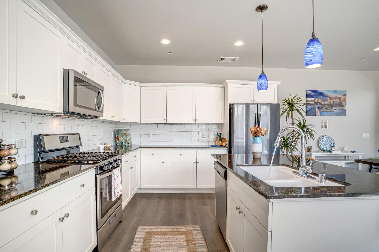 637 Soledad Ave, Clovis, CA 93619